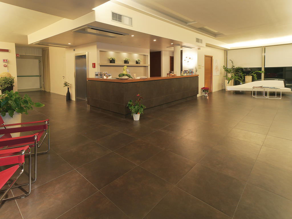 Hotel Cluentum Tolentino Extérieur photo