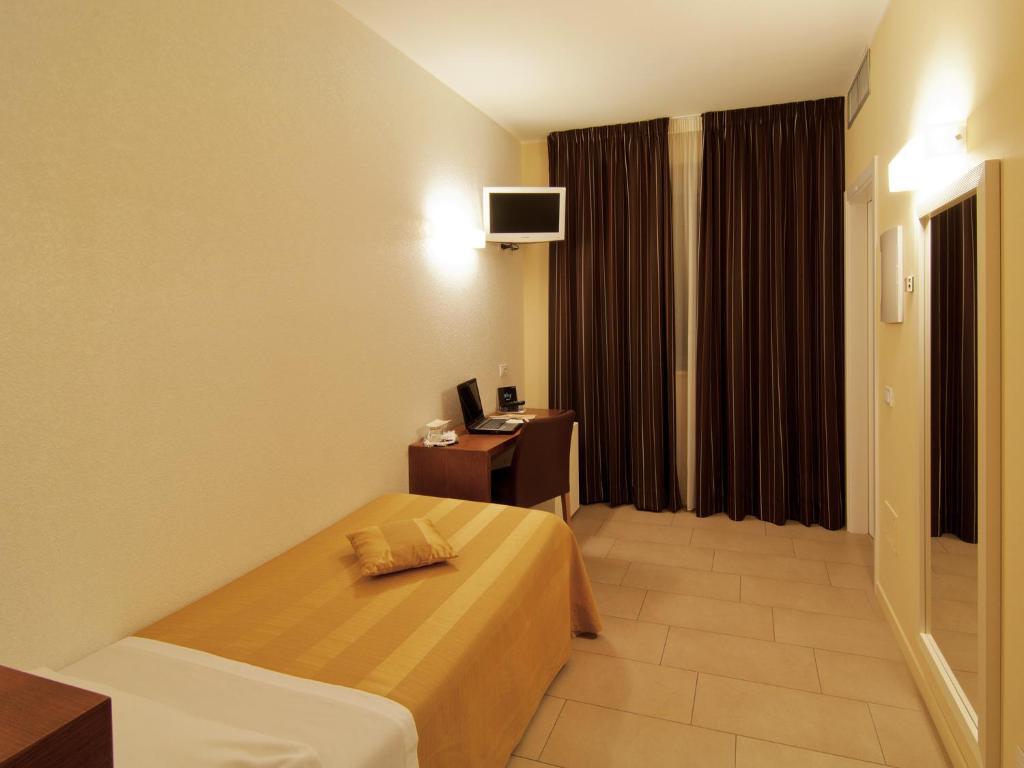 Hotel Cluentum Tolentino Chambre photo