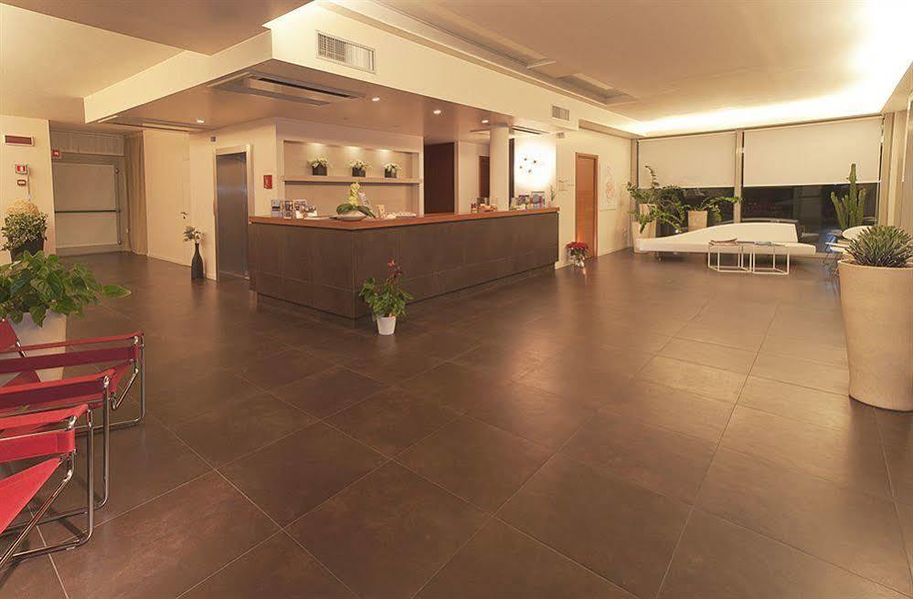 Hotel Cluentum Tolentino Extérieur photo